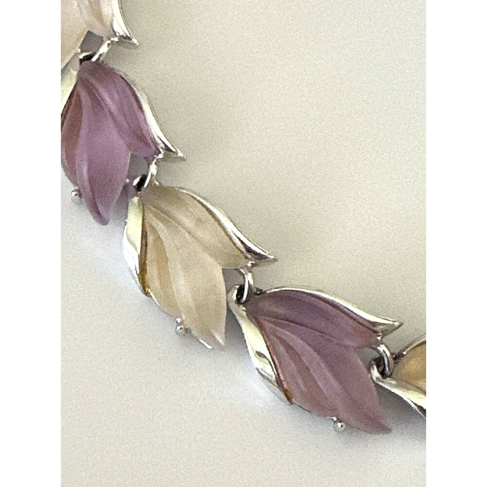 Vintage Lavender Pink Lucite Leaf Necklace Silver Tone Frosted Floral - Picture 3 of 8